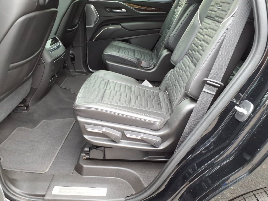 Used 2021 Cadillac Escalade Premium Luxury Platinum AWD/4WD image 14