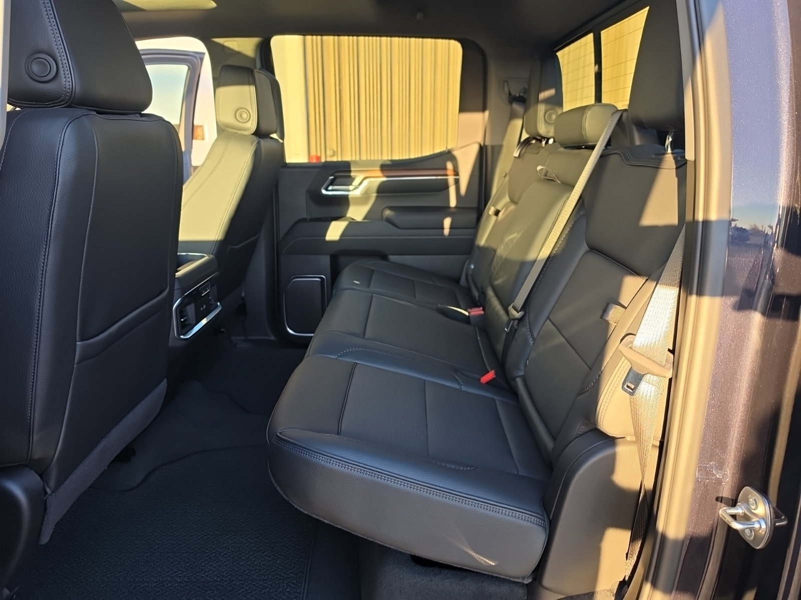 Used 2025 GMC Sierra 1500 Denali w/ Denali Reserve Package AWD/4WD image 11
