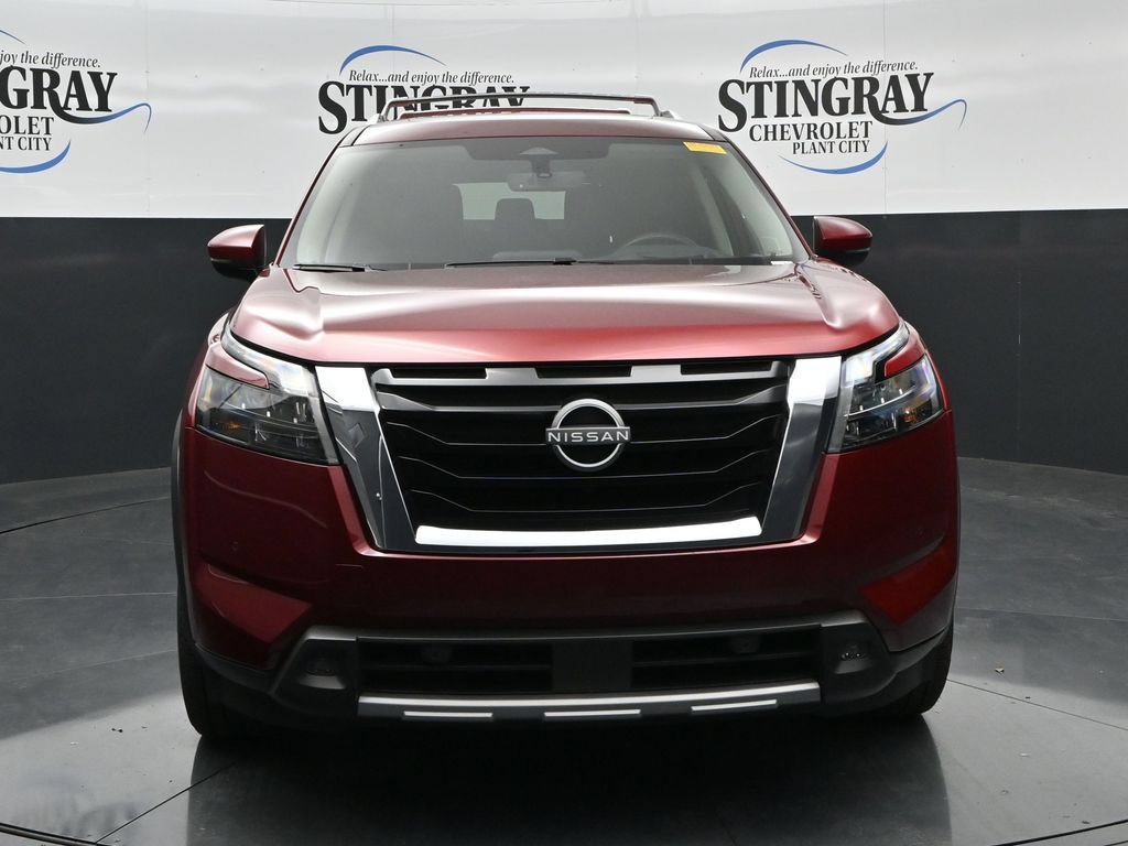 Used 2025 Nissan Pathfinder Platinum w/ Cargo Package FWD image 2
