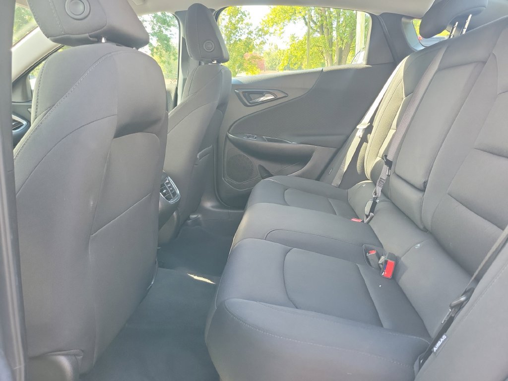 Used 2025 Chevrolet Malibu LT FWD image 17