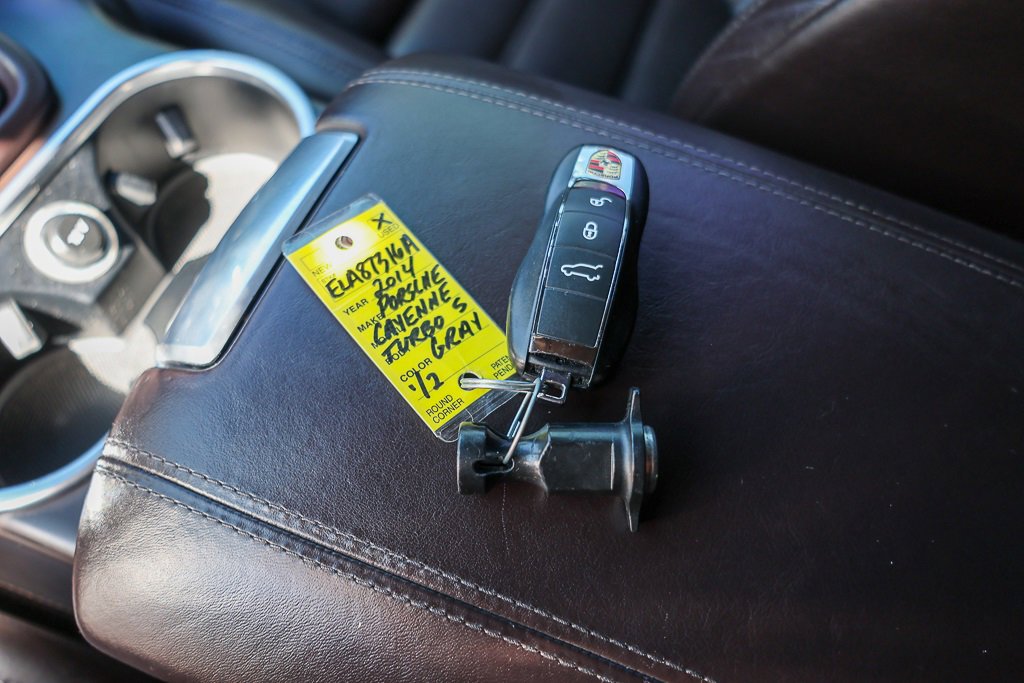 Used 2014 Porsche Cayenne Turbo S image 37