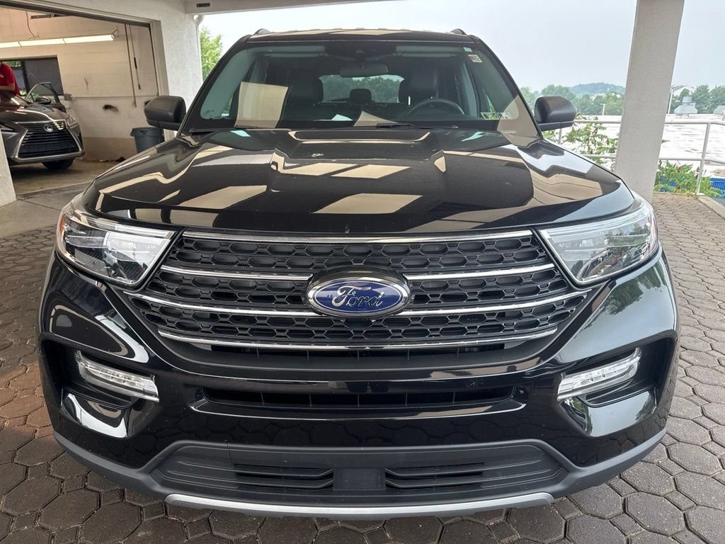 Certified 2023 Ford Explorer XLT w/ Equipment Group 202A AWD/4WD image 2