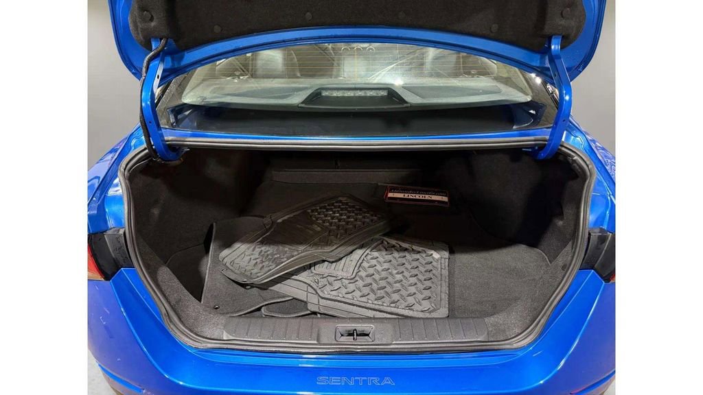 Used 2024 Nissan Sentra SR w/ SR Premium Package image 25