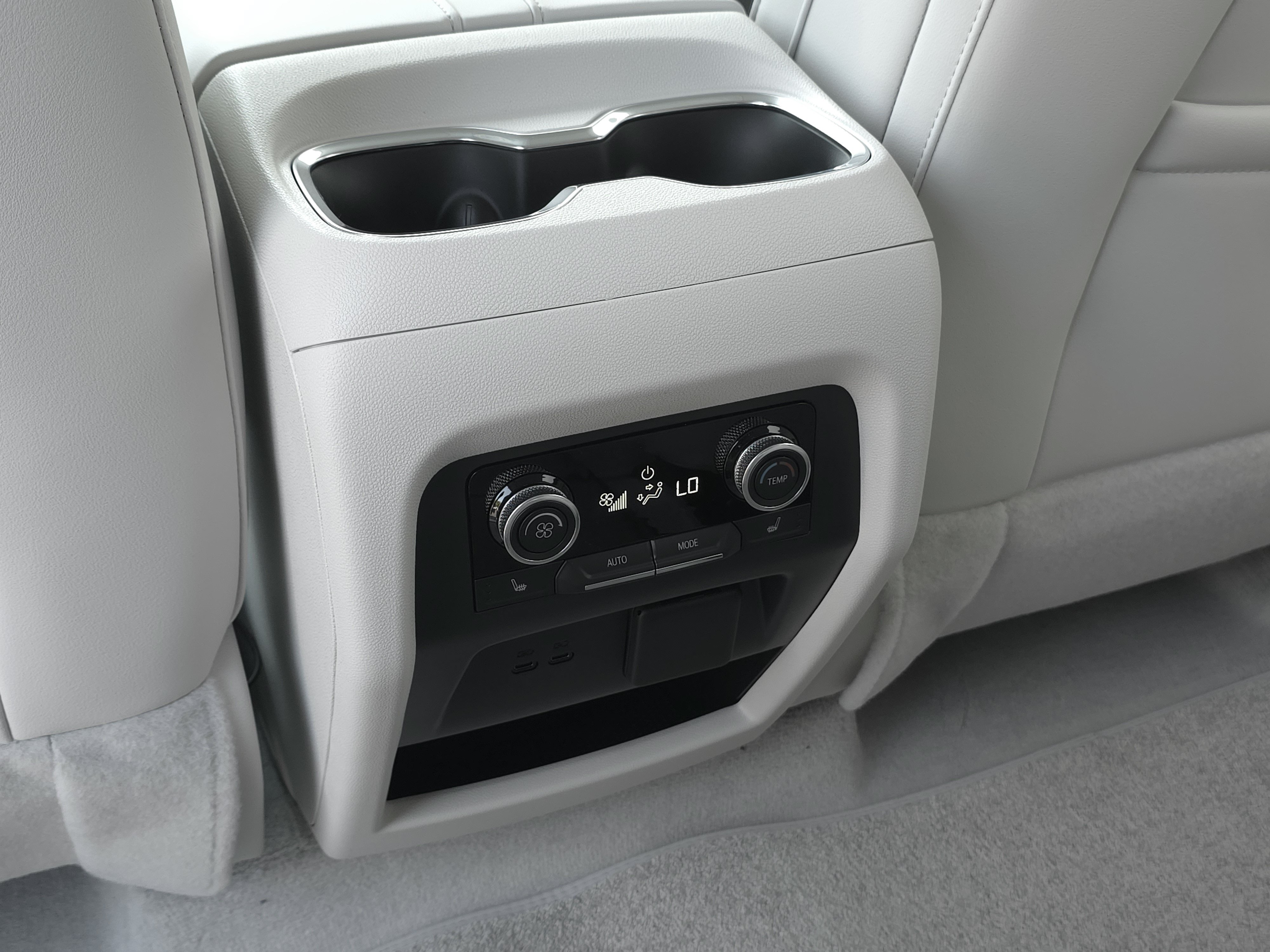 New 2027 Buick Enclave Avenir FWD image 35