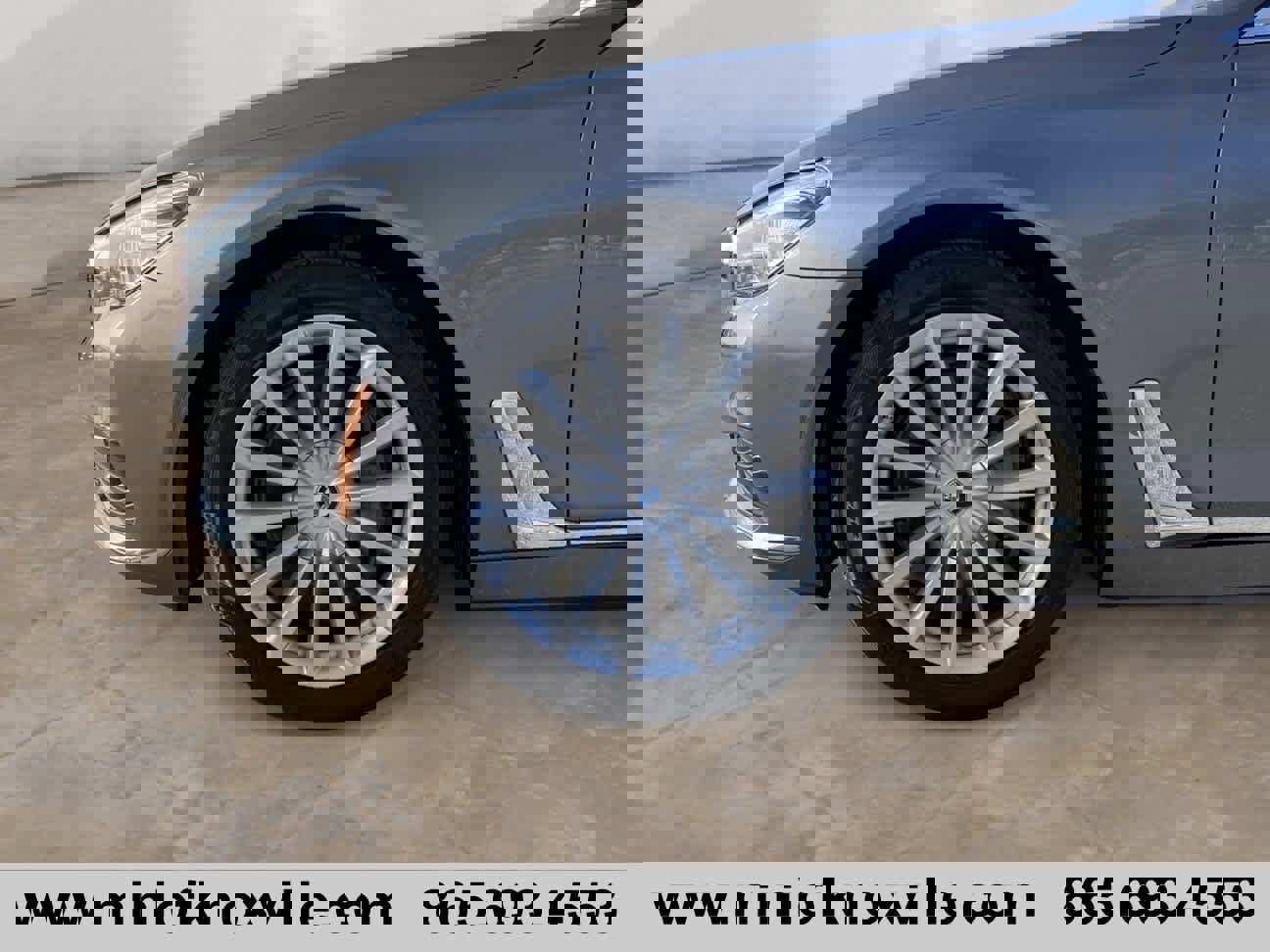 Used 2019 BMW 740i w/ Cold Weather Package image 9