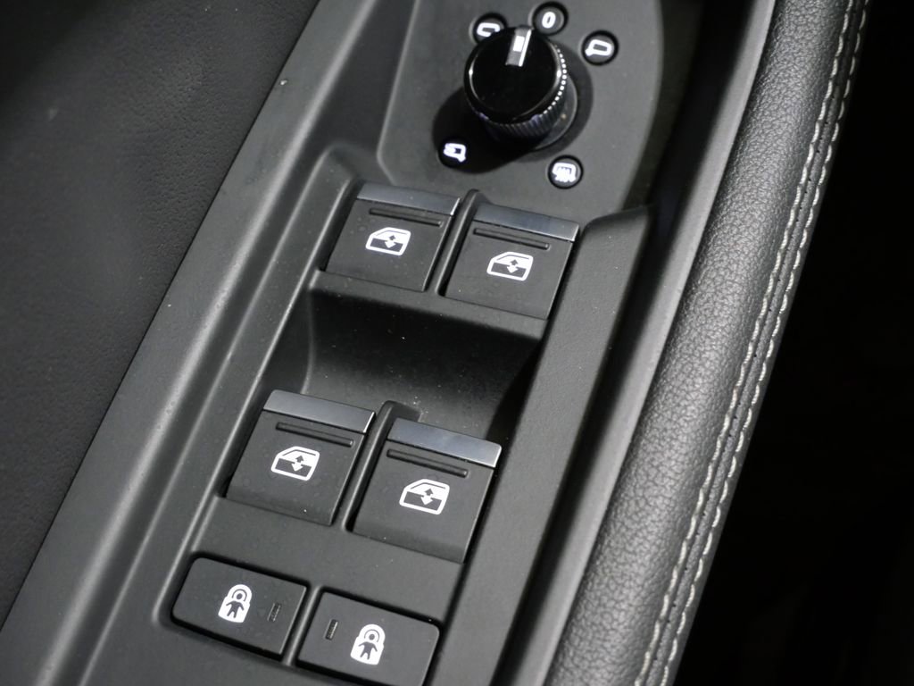 Used 2023 Audi e-tron Premium w/ Convenience Plus Package AWD/4WD image 14