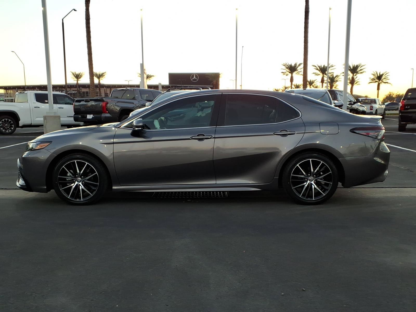 Used 2024 Toyota Camry SE FWD image 7