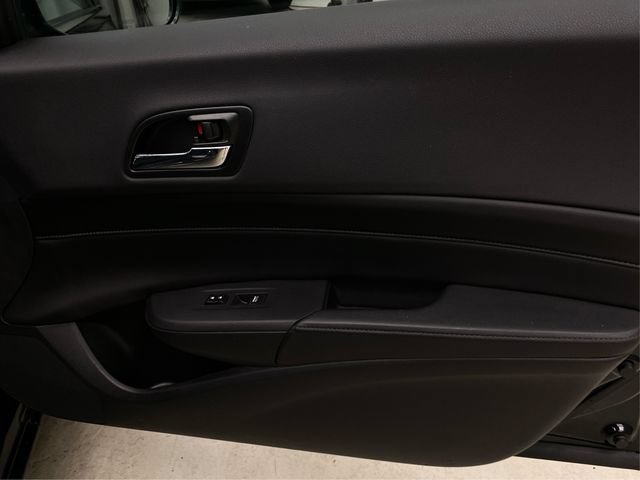 Used 2015 Acura ILX w/ Premium Package FWD image 28