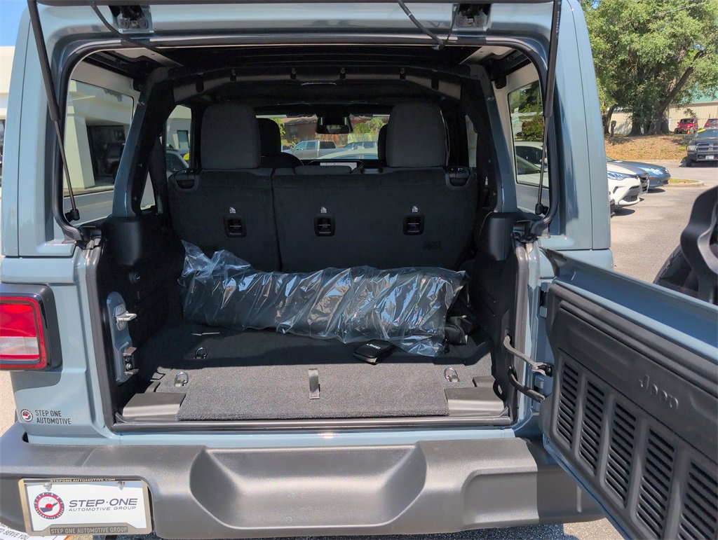 New 2025 Jeep Wrangler Sport S image 32