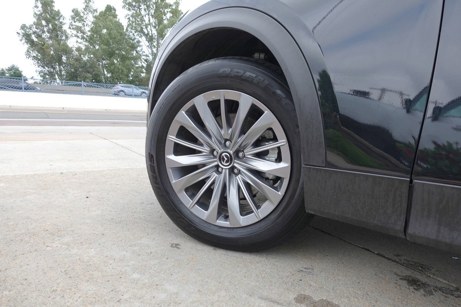 Certified 2024 MAZDA CX-90 Plug-In Hybrid w/ Preferred AWD/4WD image 10