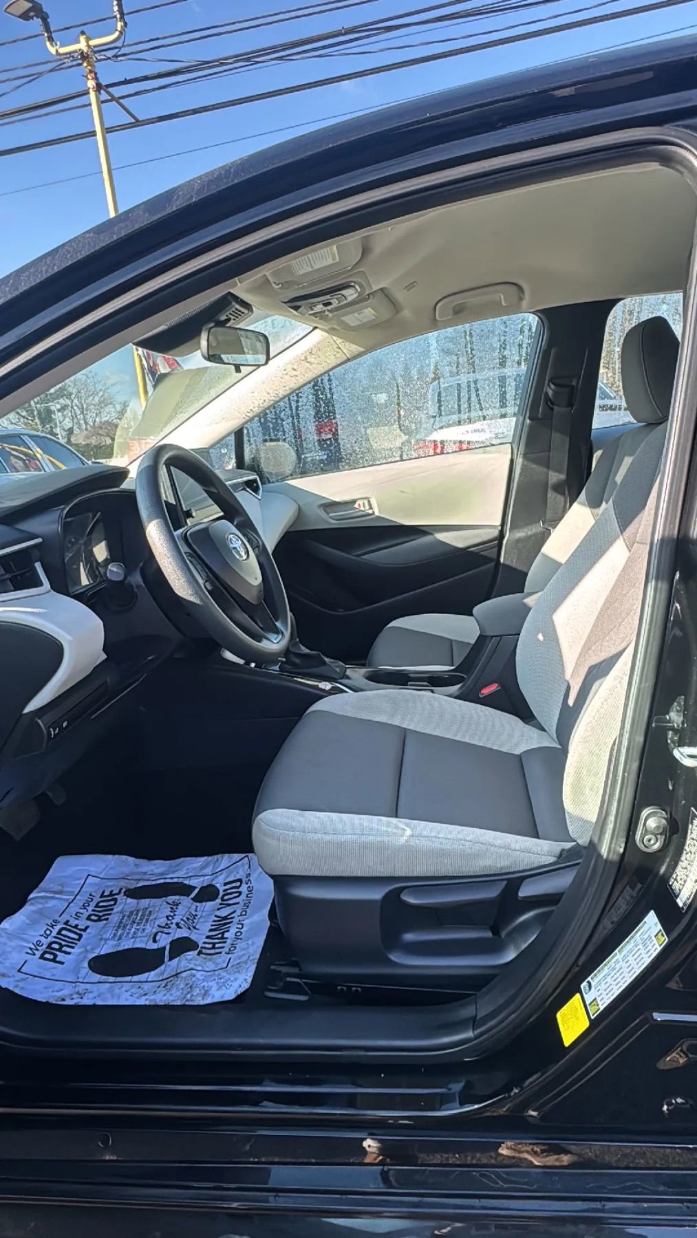 Used 2025 Toyota Corolla LE image 10