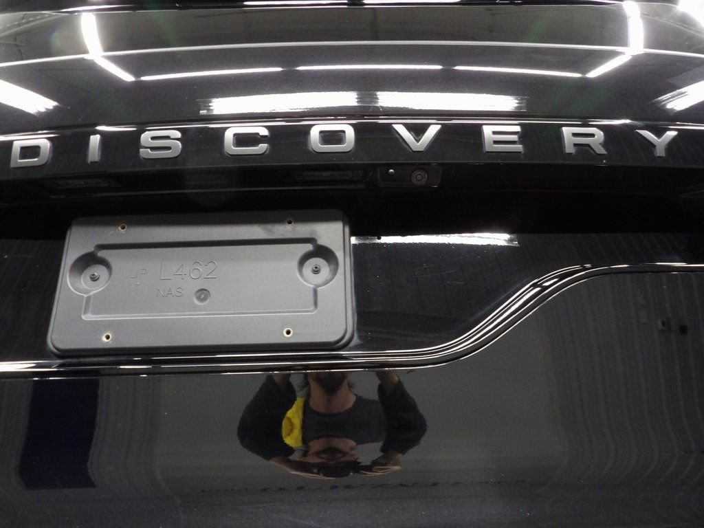 Used 2024 Land Rover Discovery Dynamic SE AWD/4WD image 32