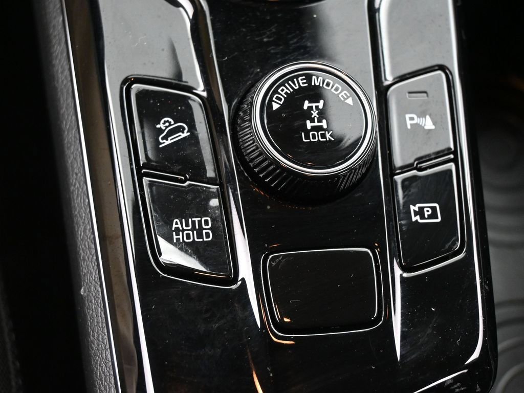 Used 2025 Kia Sportage LX image 16