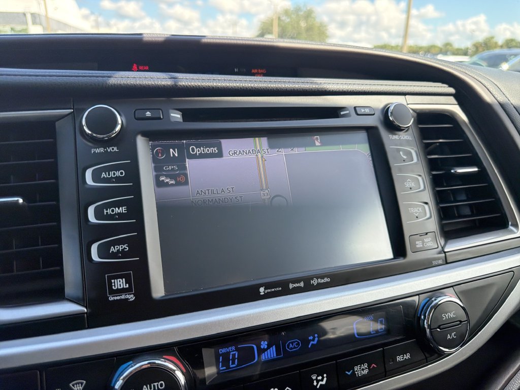 Used 2018 Toyota Highlander Limited AWD/4WD image 23