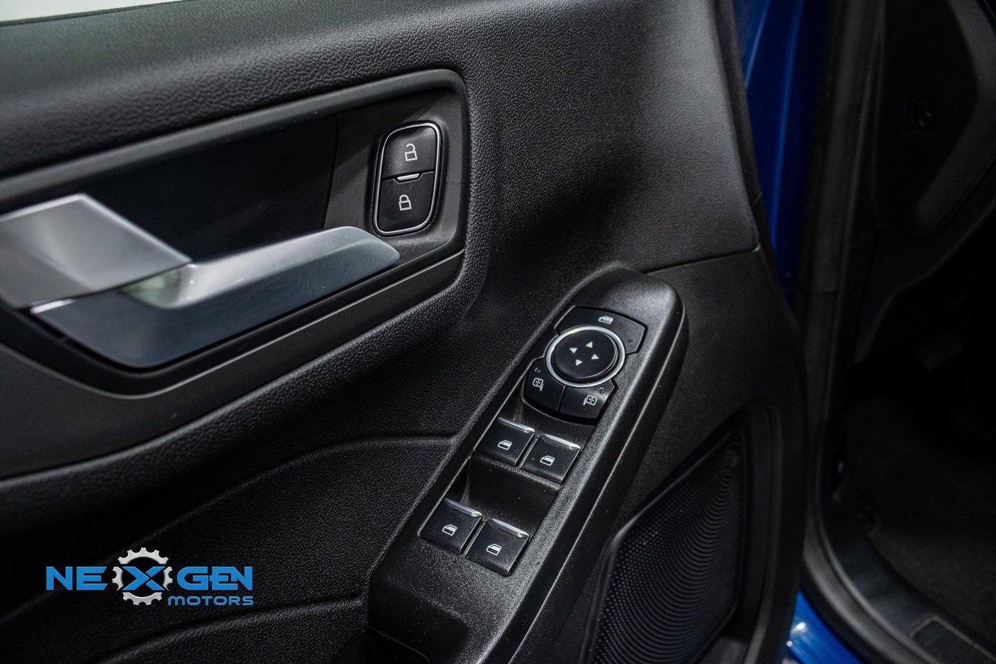 Used 2023 Ford Escape SE image 12