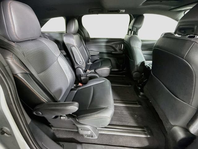 Certified 2021 Toyota Sienna XSE FWD image 31