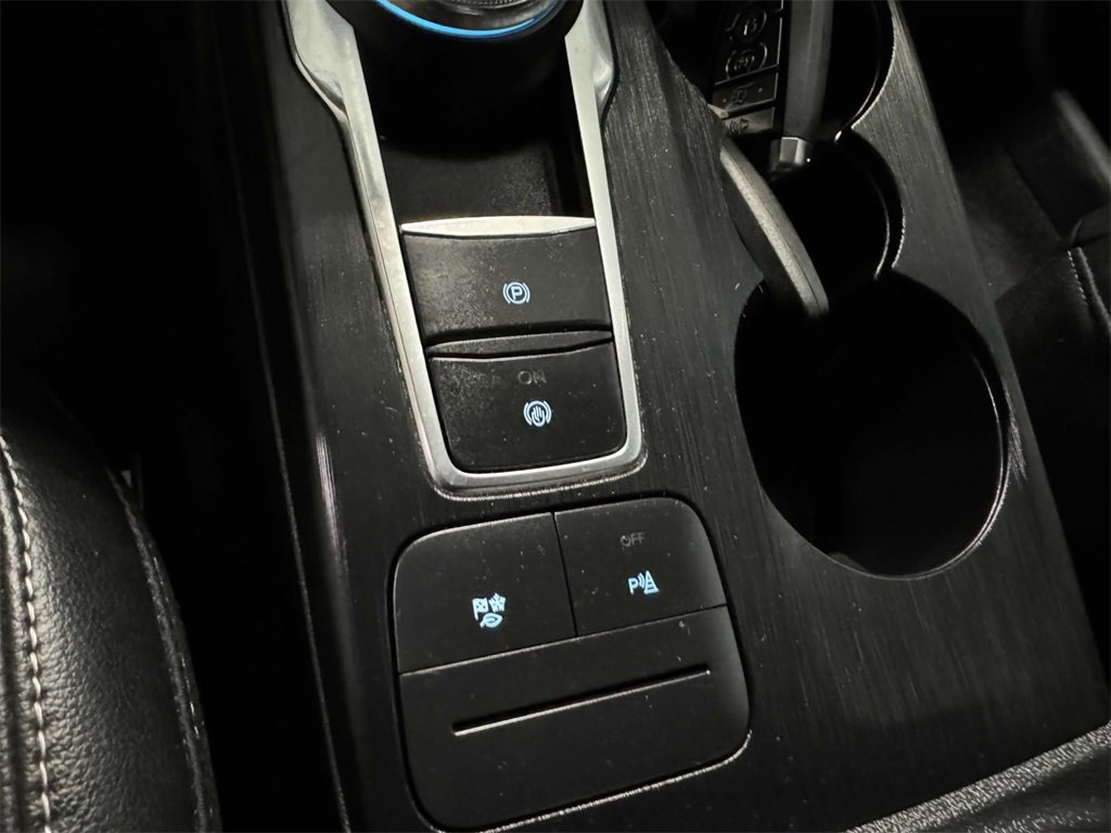 Used 2022 Ford Escape Titanium image 29