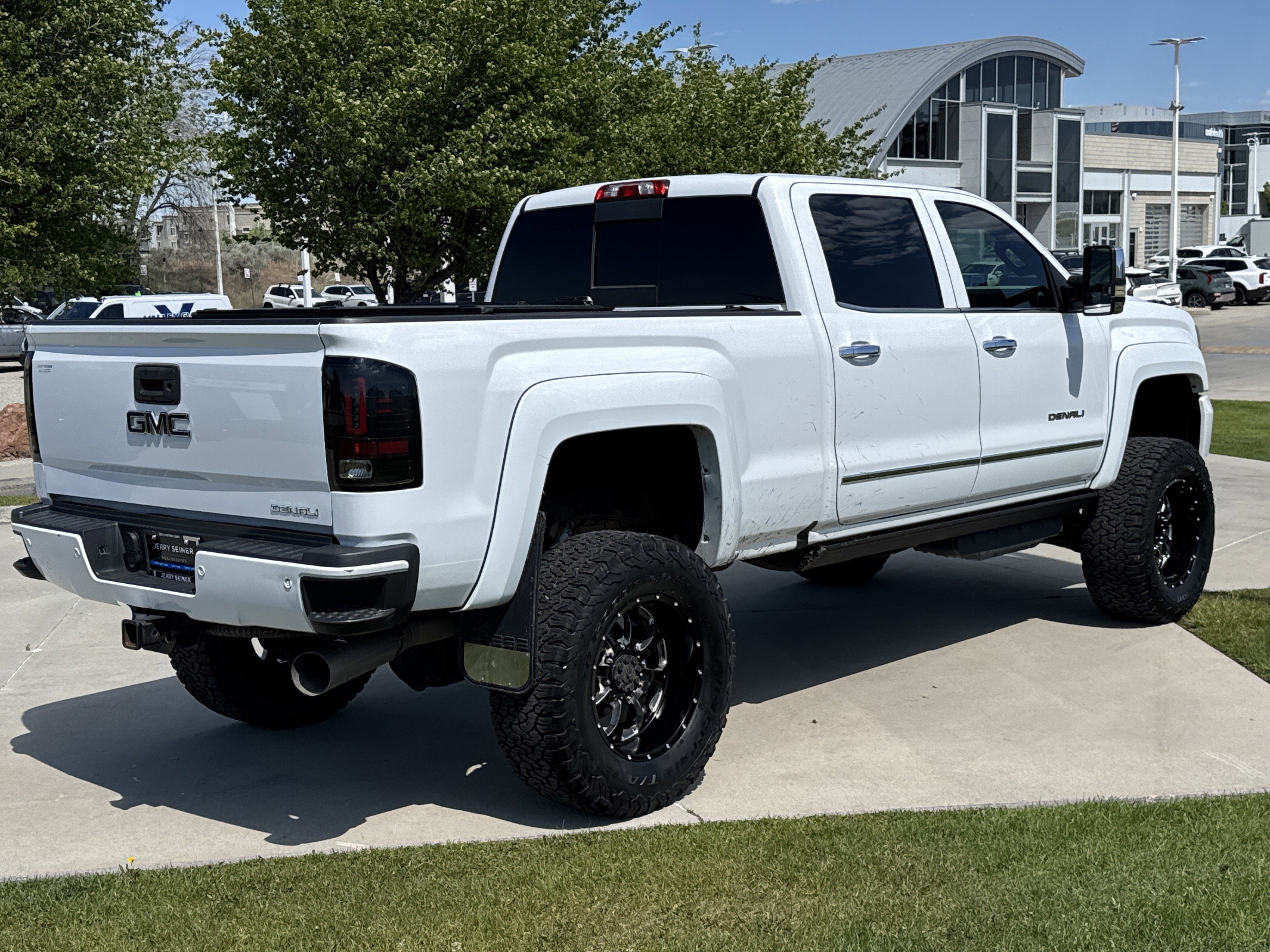 Used 2017 GMC Sierra 2500 Denali AWD/4WD image 5
