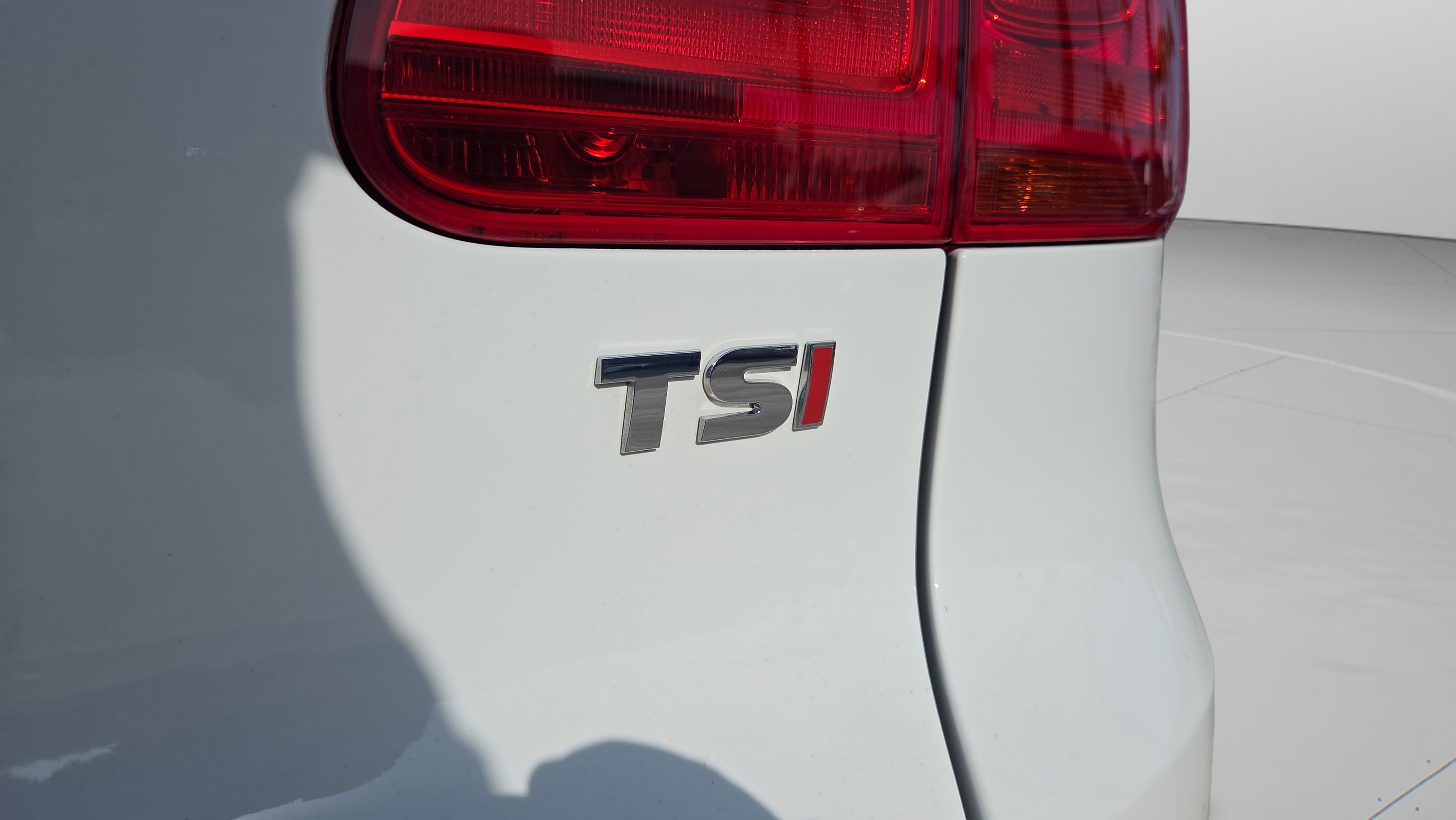 Used 2017 Volkswagen Tiguan S FWD image 38