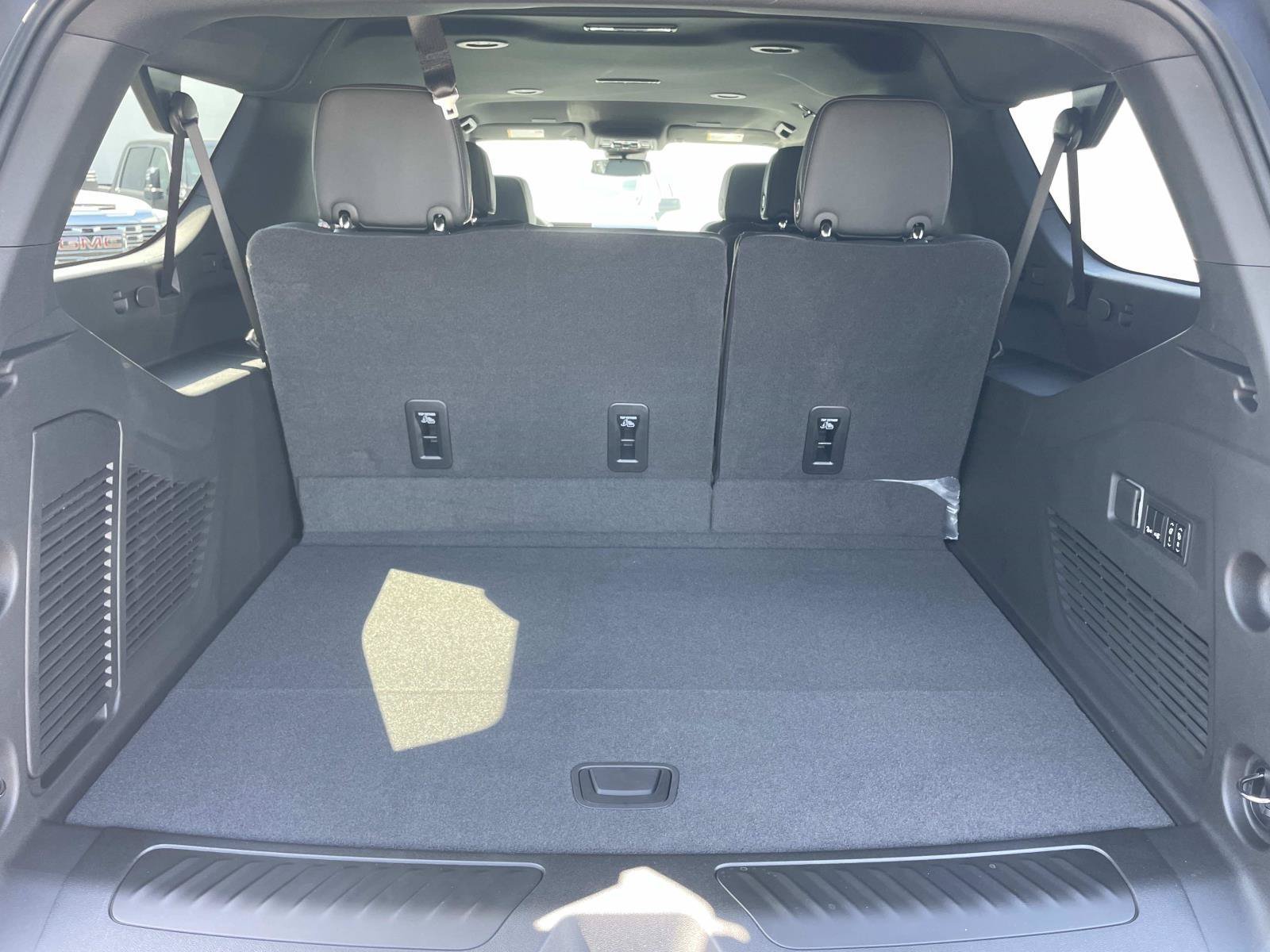 New 2026 GMC Yukon XL Elevation RWD image 24