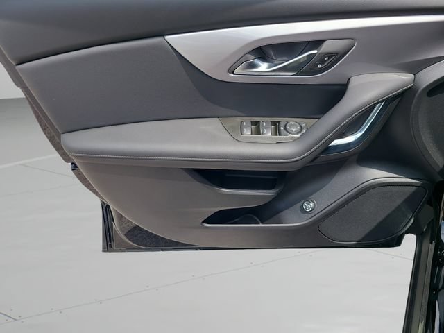 New 2026 Chevrolet Blazer LT w/ Convenience Package FWD image 19