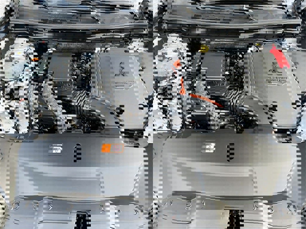 New 2025 Mitsubishi Outlander 4WD Plug-In Hybrid image 32