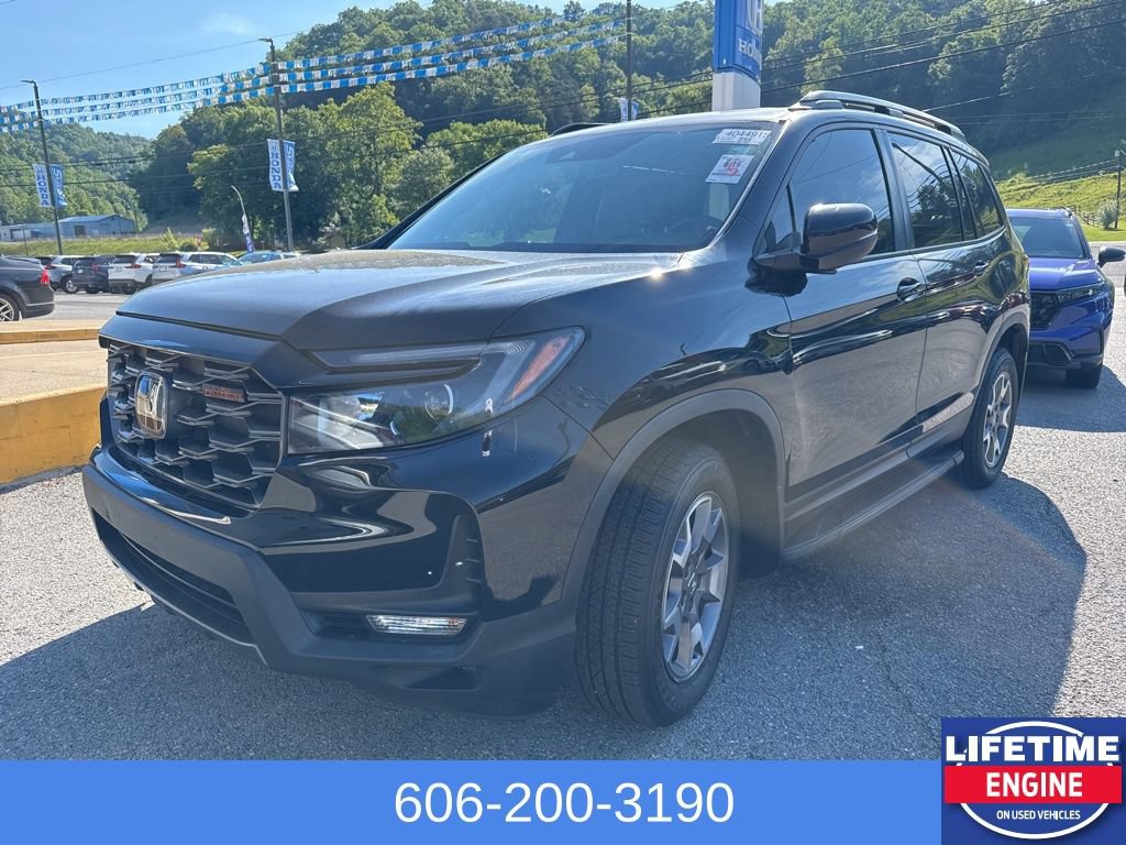 Used 2023 Honda Passport TrailSport image 3