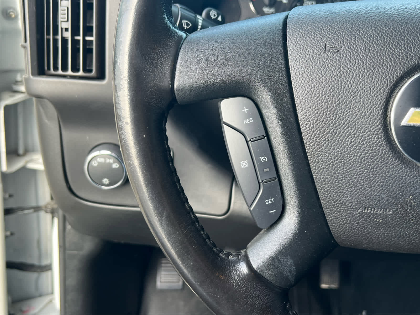 Used 2021 Chevrolet Express 2500 w/ Driver Convenience Package image 28