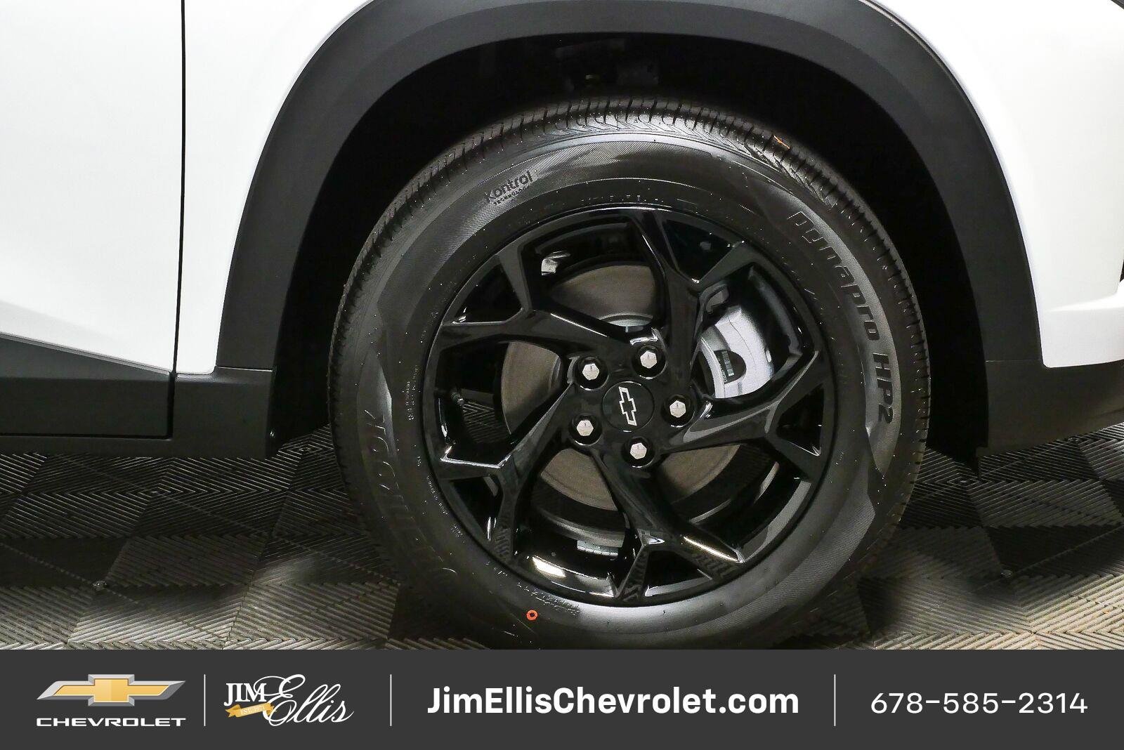 New 2026 Chevrolet Trax LT w/ Driver Confidence Package FWD image 35
