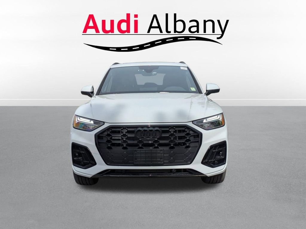 Used 2024 Audi Q5 e Premium Plus w/ Premium Plus Package image 9