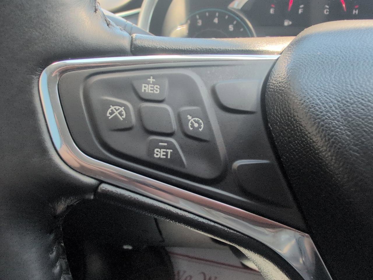 Used 2016 Chevrolet Malibu LT w/ Leather Package FWD image 17