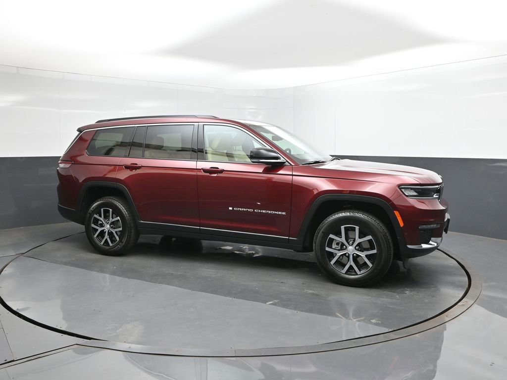 New 2025 Jeep Grand Cherokee L Limited w/ Luxury Tech Group II RWD image 17
