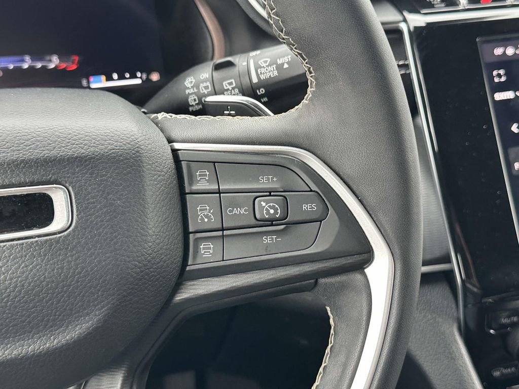 Certified 2023 Jeep Grand Cherokee L Laredo image 24