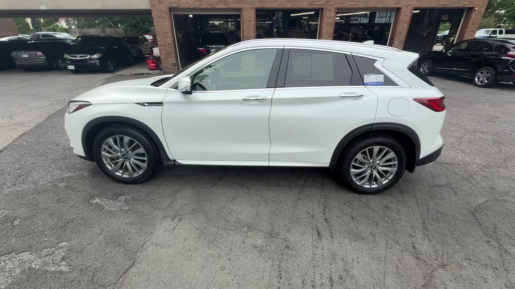 Used 2023 INFINITI QX50 Luxe AWD/4WD image 7