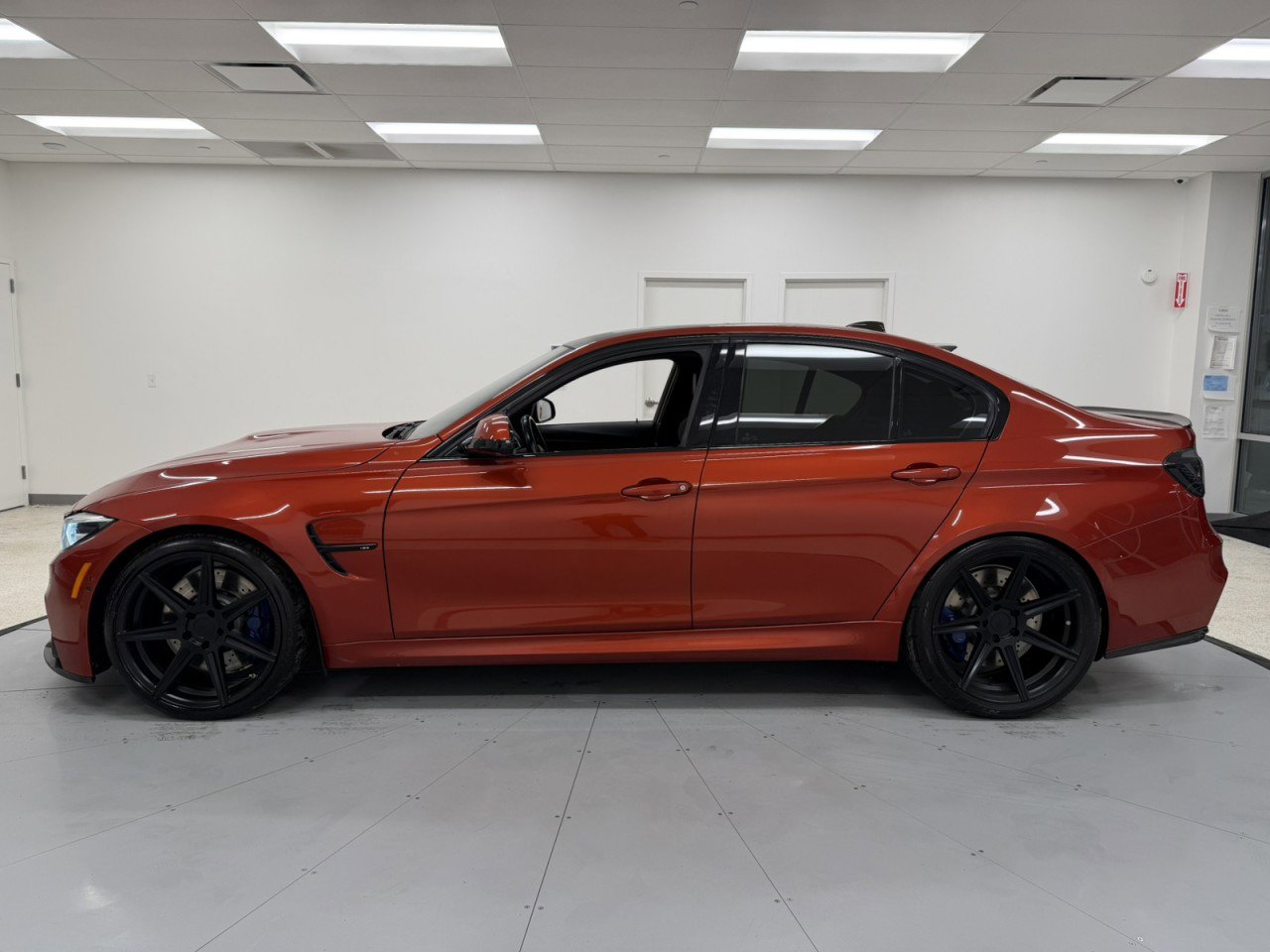 Used 2018 BMW M3 w/ Competition Package RWD image 5