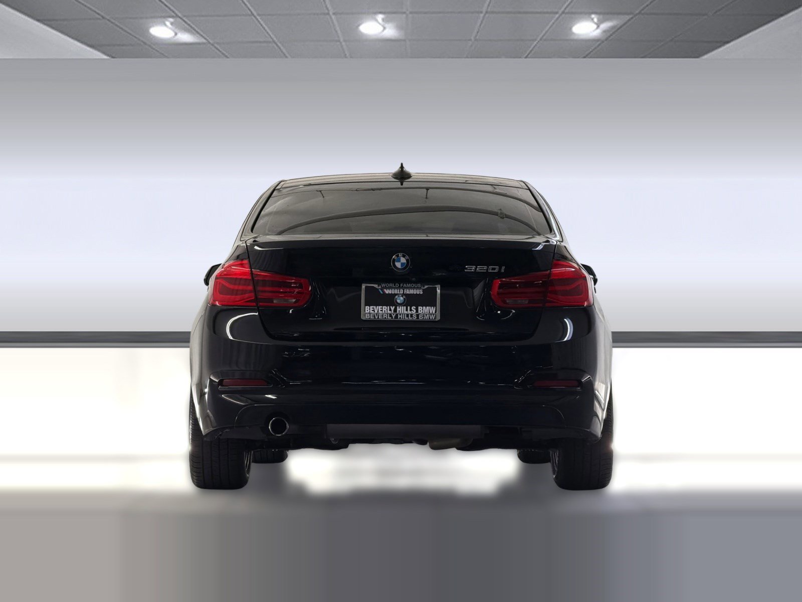 Used 2018 BMW 320i Sedan RWD image 9