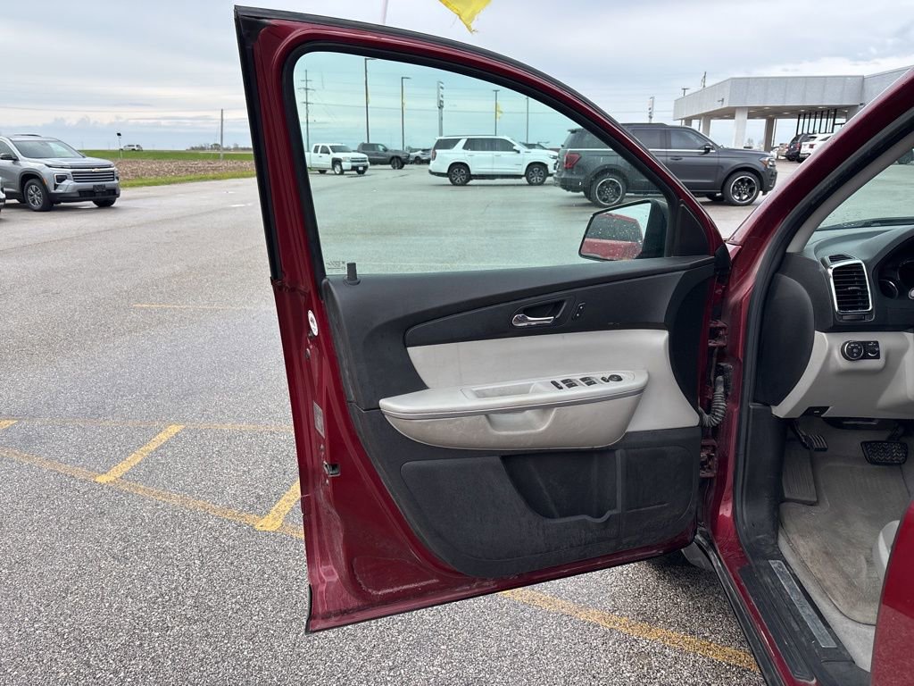Used 2010 GMC Acadia SLE image 24