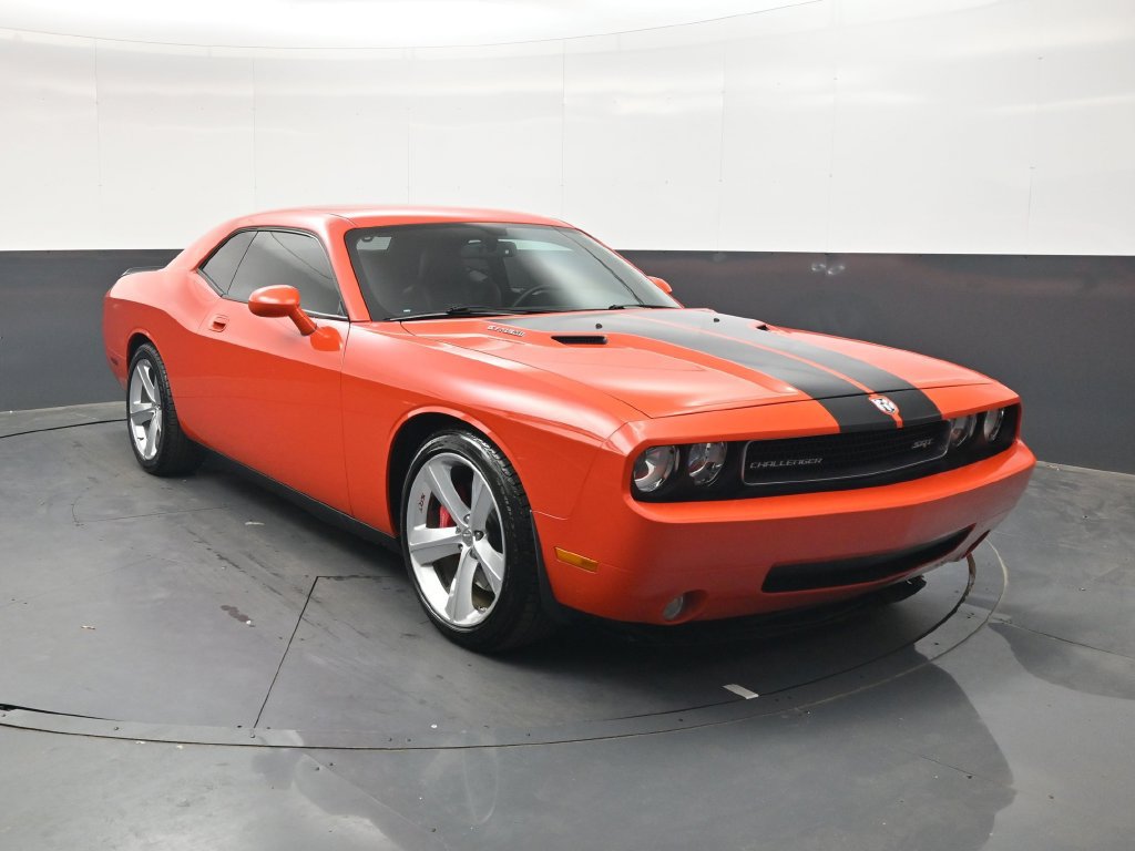 Used 2009 Dodge Challenger SRT8 RWD image 2
