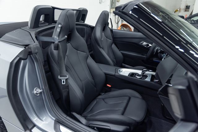 Used 2026 BMW Z4 M40i w/ Premium Package image 21