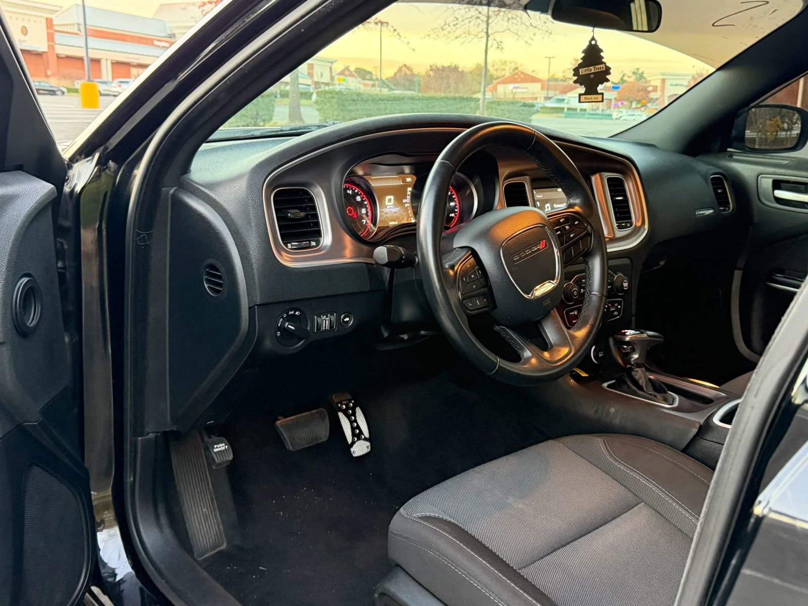 Used 2020 Dodge Charger SXT image 8