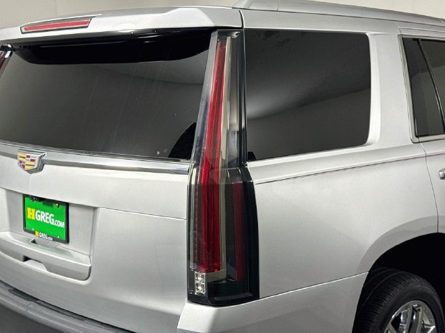 Used 2020 Cadillac Escalade Premium Luxury RWD image 33