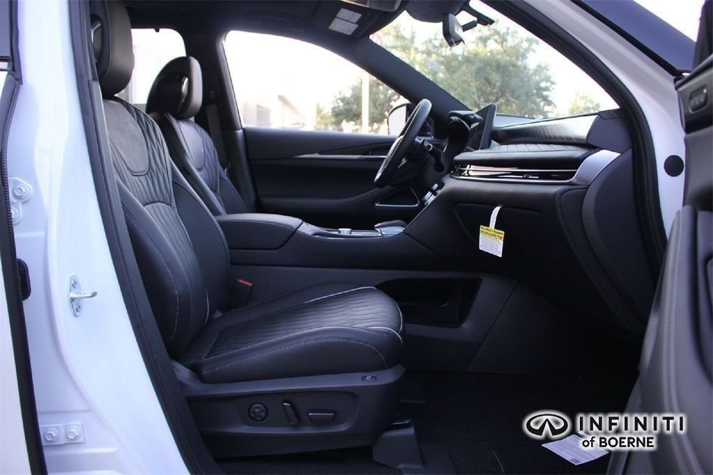 Certified 2026 INFINITI QX60 Autograph w/ Dark Cargo Package image 13