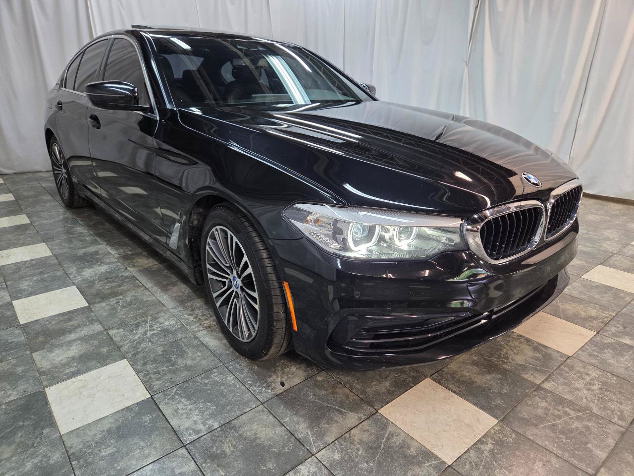 Used 2019 BMW 530e xDrive w/ Convenience Package
