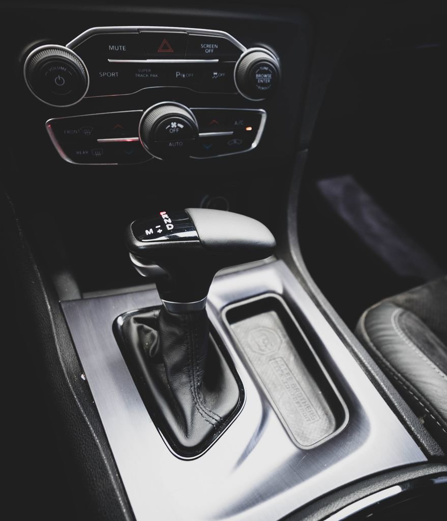 Used 2018 Dodge Charger R/T w/ Plus Group RWD image 18