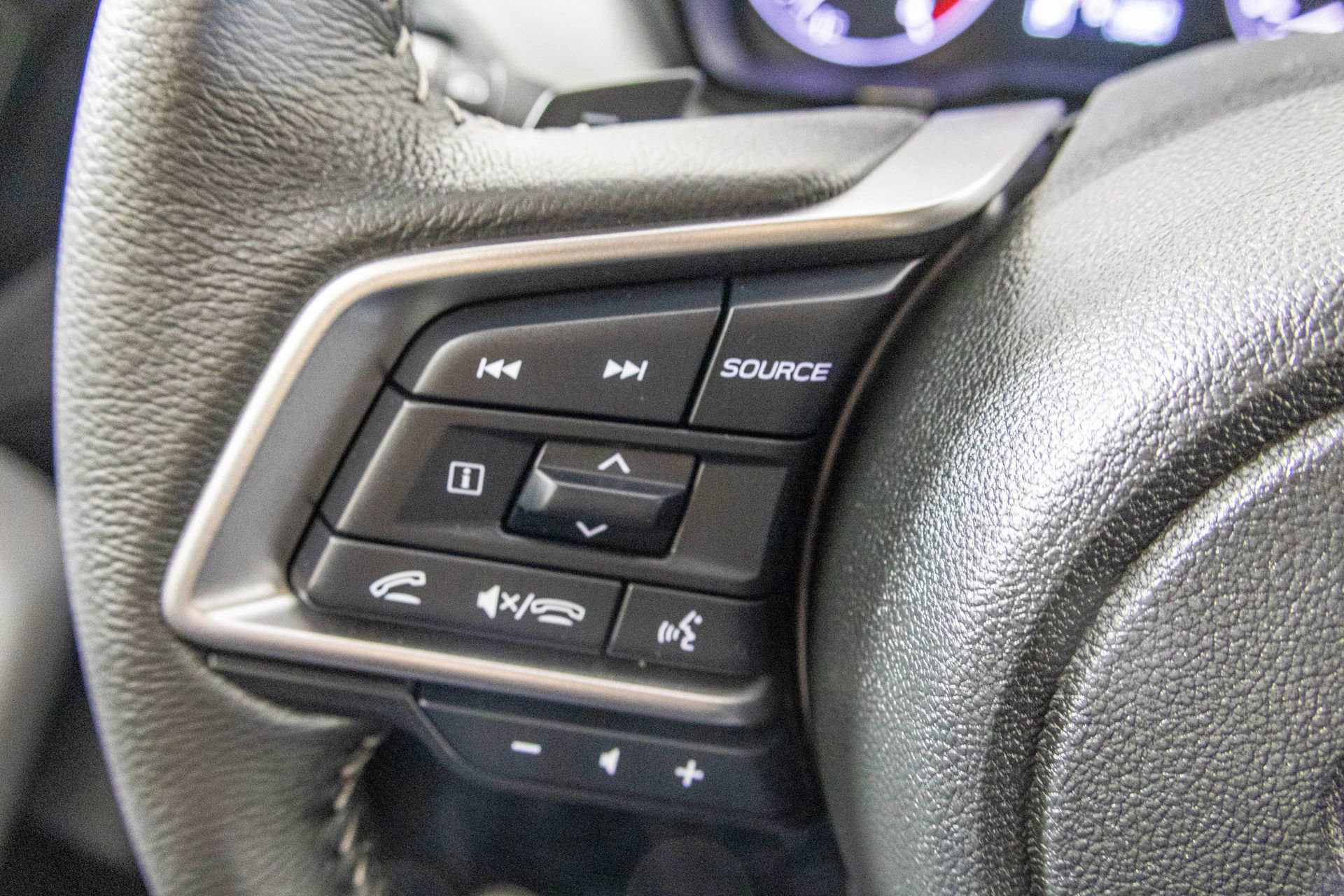 Used 2025 Subaru Outback Premium image 30