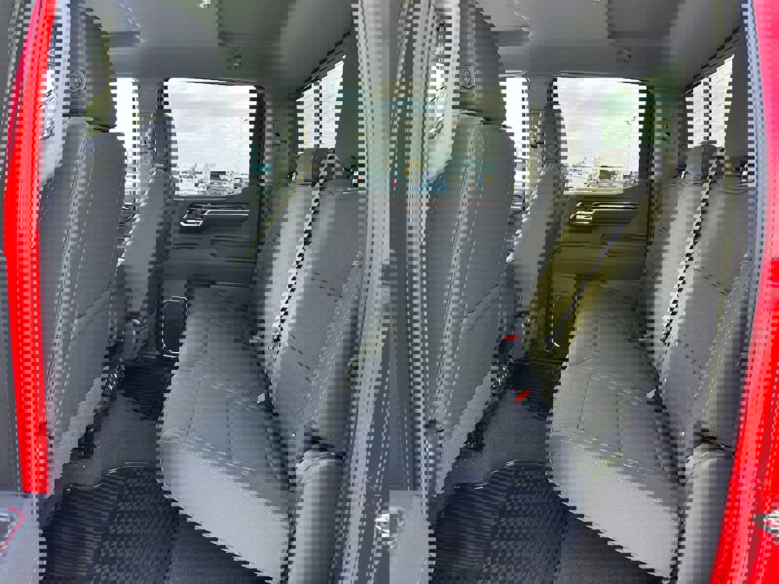 Used 2025 GMC Sierra 1500 SLE w/ X31 Off-Road Package image 16