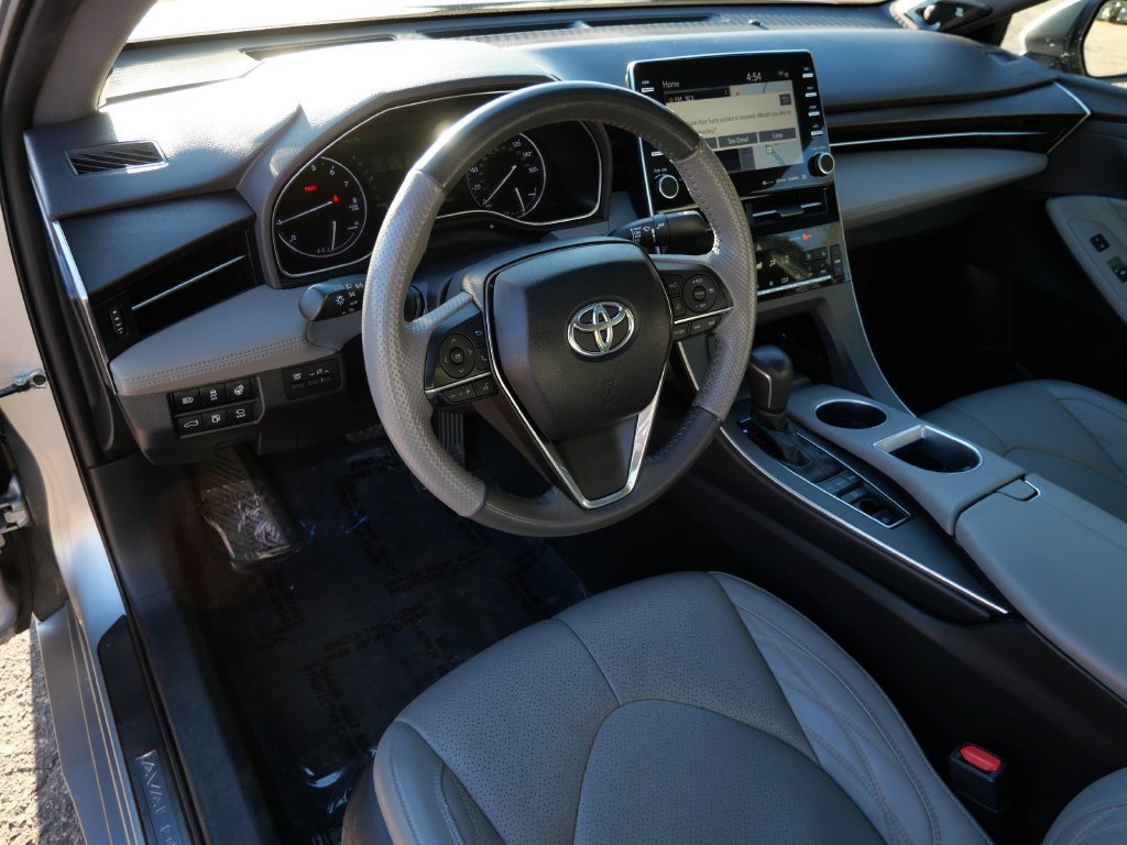 Used 2019 Toyota Avalon Limited w/ Advanced Safety Package FWD image 3