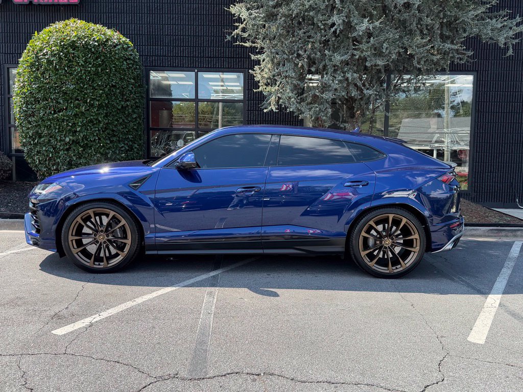 Used 2021 Lamborghini Urus AWD/4WD image 9