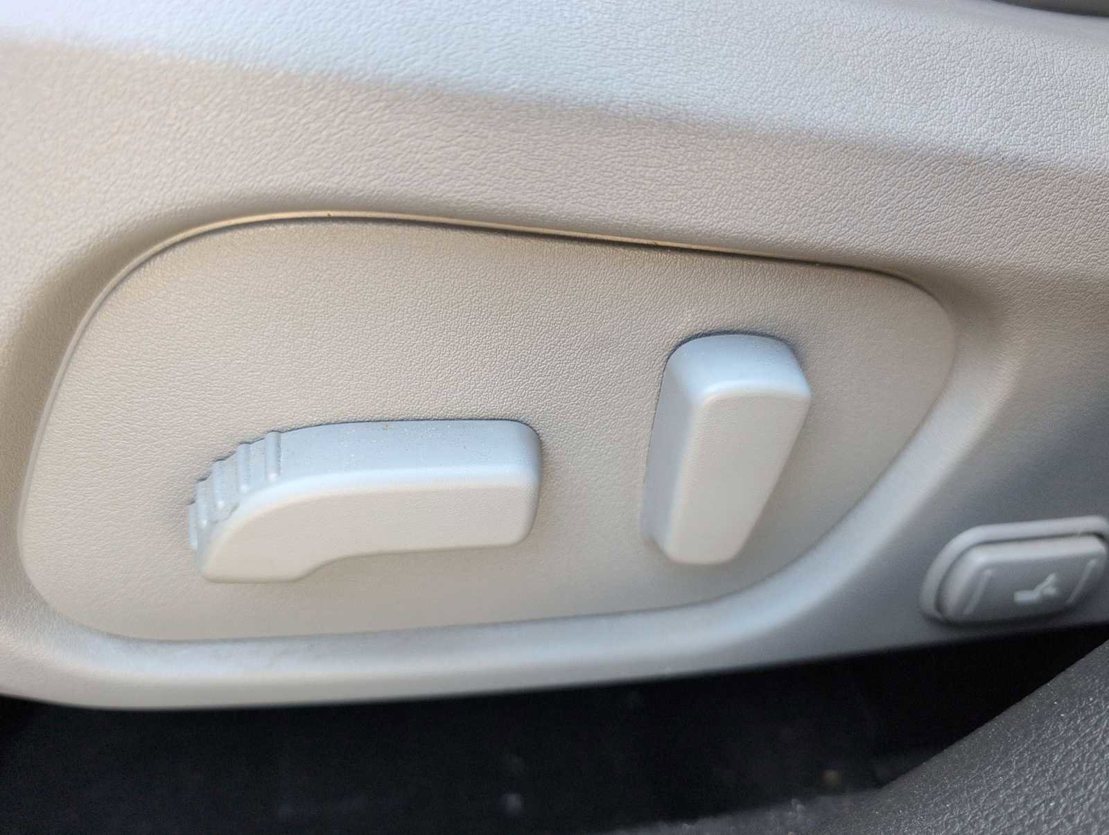 Used 2014 Subaru Forester 2.5i Limited AWD/4WD image 17