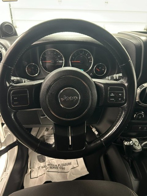 Used 2014 Jeep Wrangler Sahara w/ Dual Top Group AWD/4WD image 15